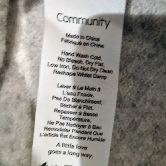 Community Wool Sweater 🙌 - Picture 3 of 5